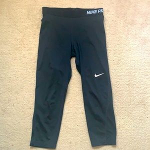 Nike Pro Capri Leggings